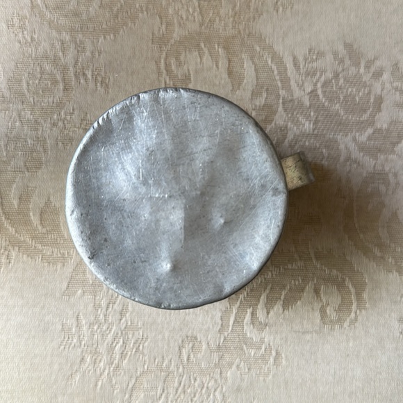 SwansDown Cake Flour vintage aluminum measuring tin, circa 1930s - Picture 9 of 11